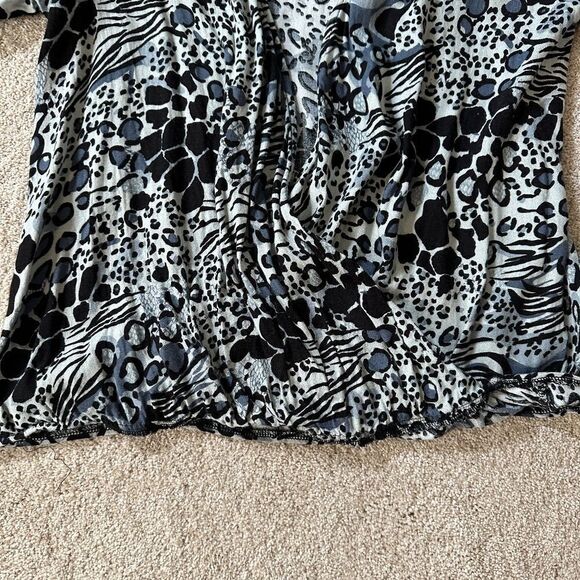 Papillon Surplise French Front Tuck Blouse With Bohemian Sleeves - Picture 8 of 11